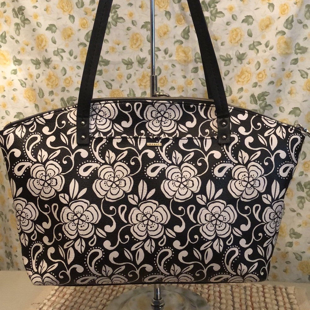 Relic - Picture 8 of 8